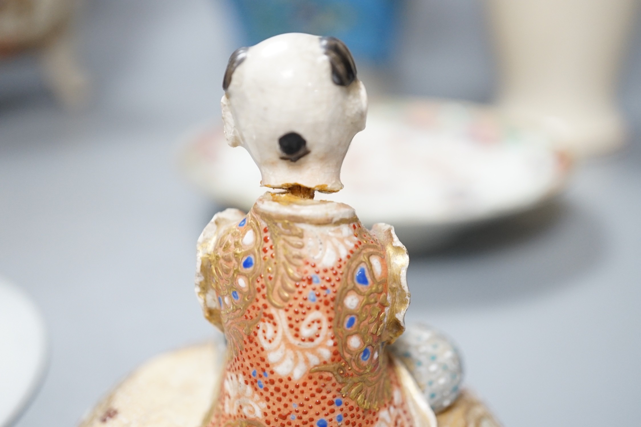 A group of assorted Japanese ceramics, to include Satsuma and Kutani, etc.